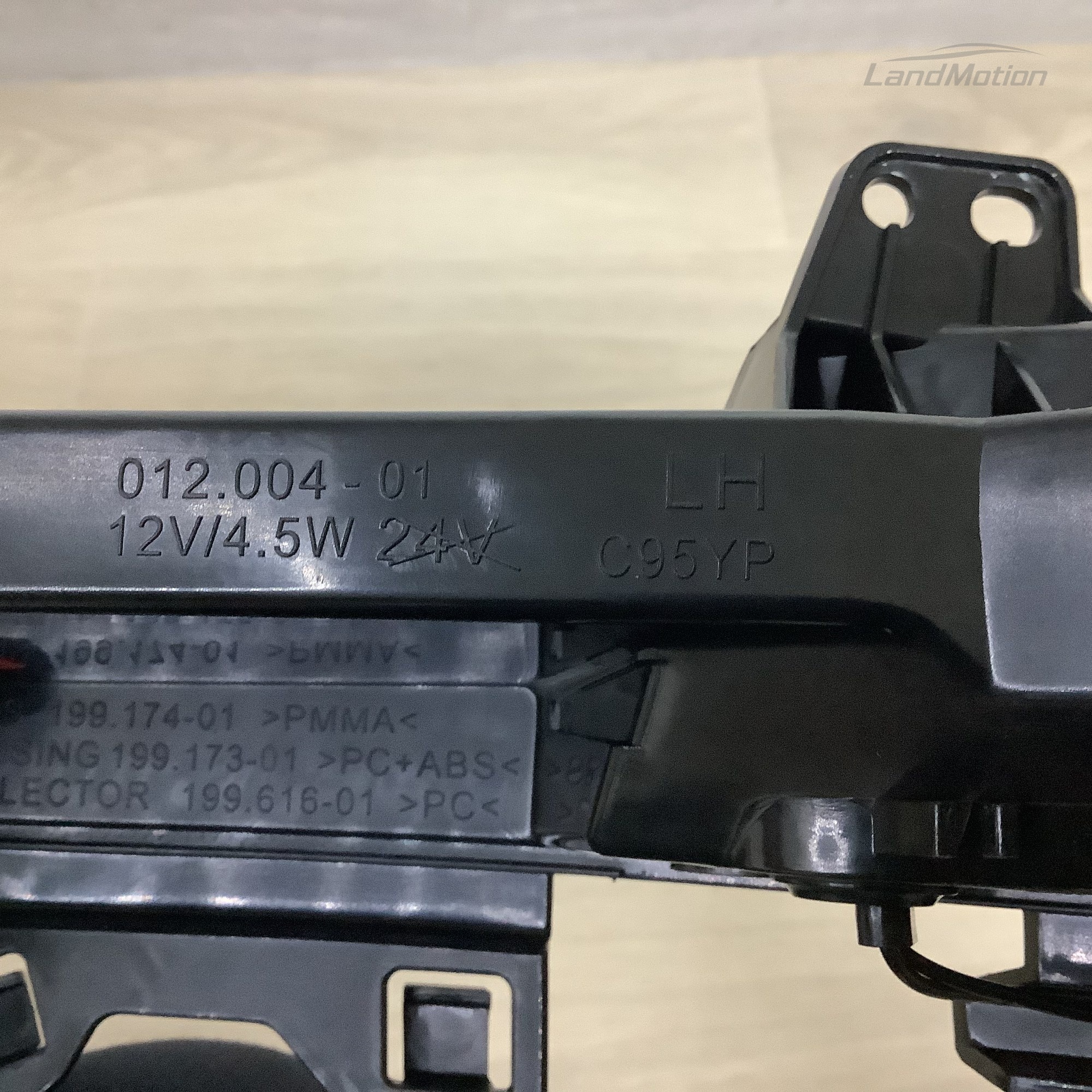 Противотуманная фара Land Rover Discovery Sport L550, LR102042, T4A36070, LR060911, T4N12227, FK7215K273AC, FK7215K273AA, FK7215K273AB