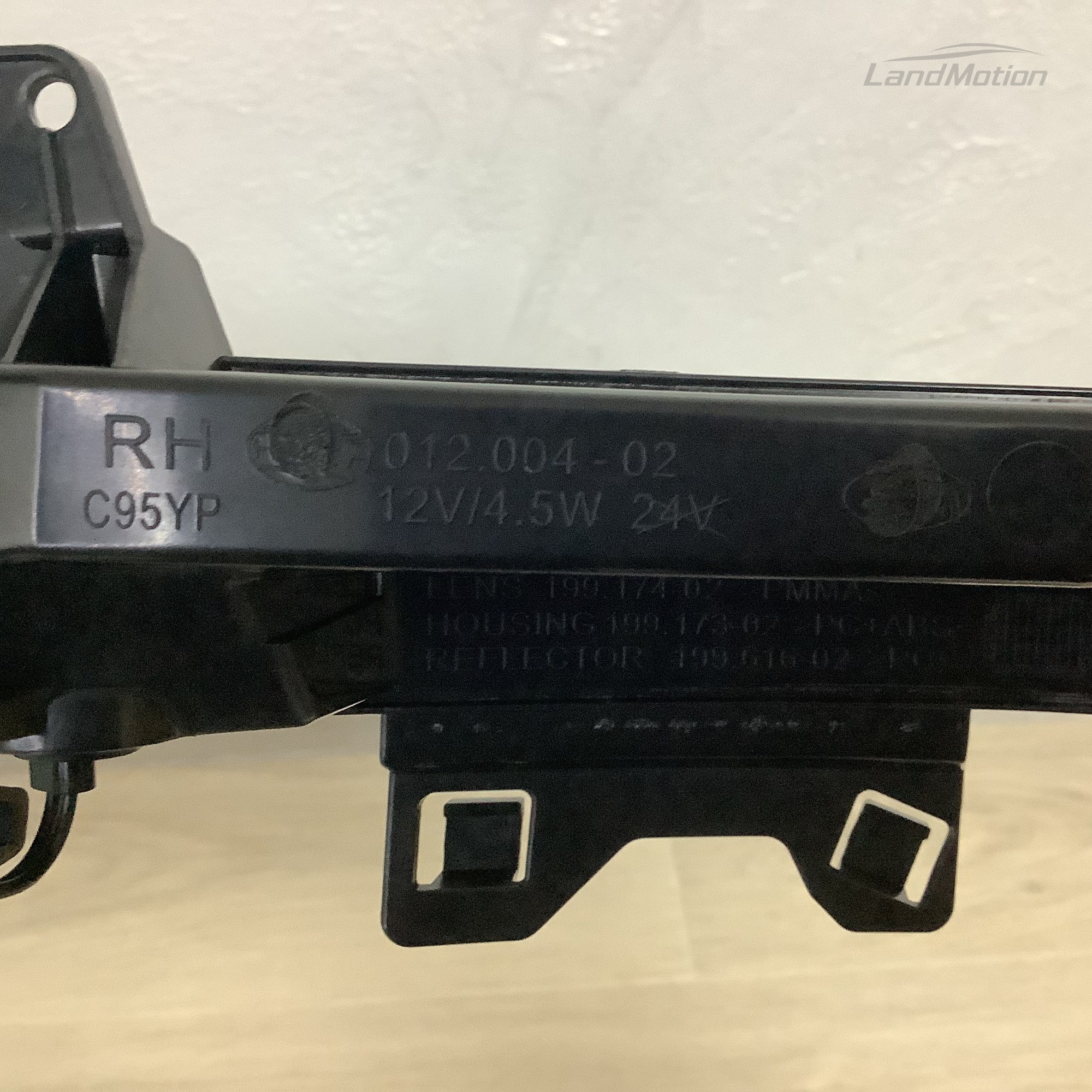 Противотуманная фара Land Rover Discovery Sport L550, LR102041, T4A36069, LR060910, T4N12225, FK7215K272AC, FK7215K272AA, FK7215K272AB