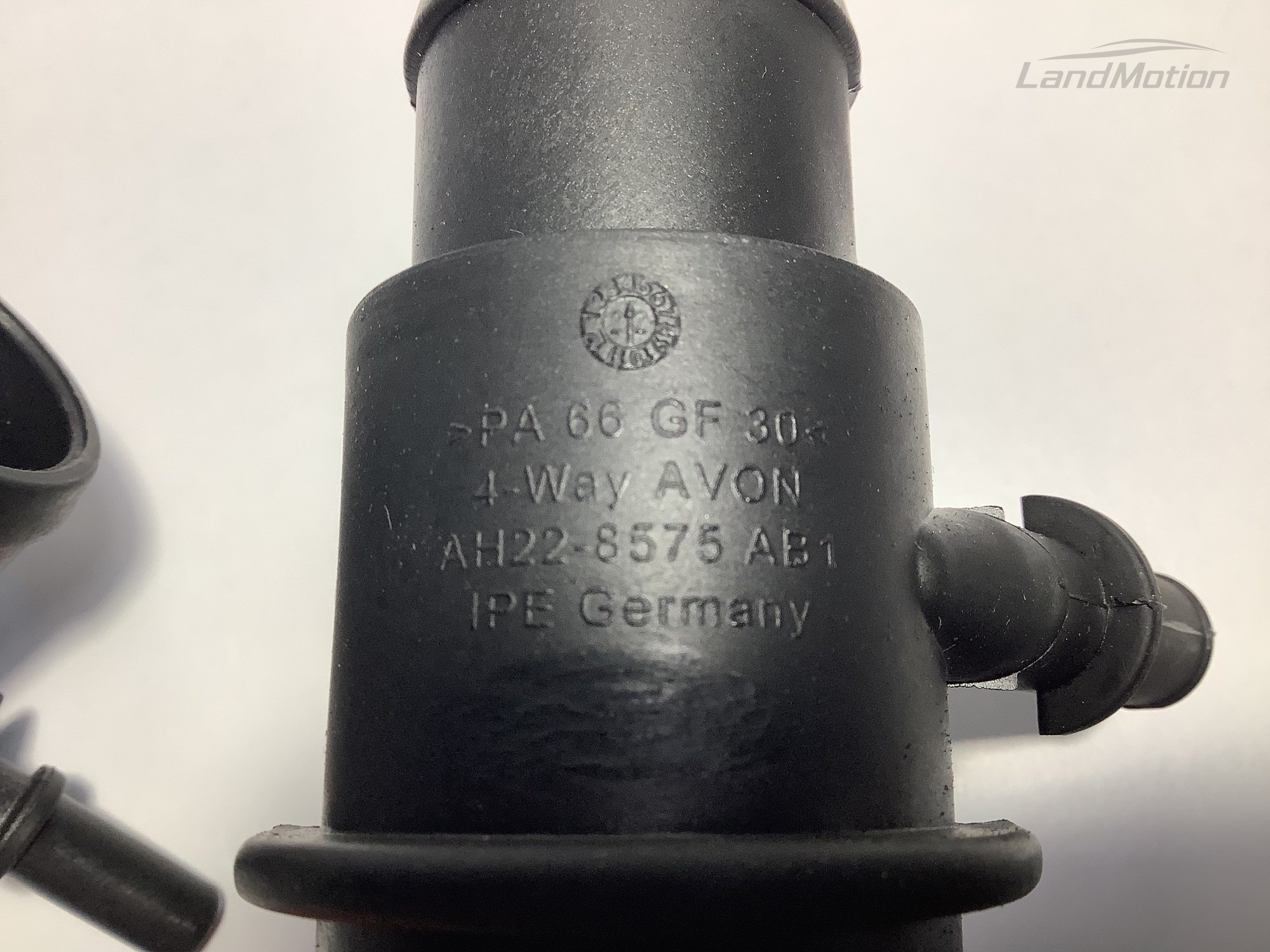 Патрубок радиаторов Land Rover Discovery 4 L319, LR025969, AH228575AF, ah228575ab